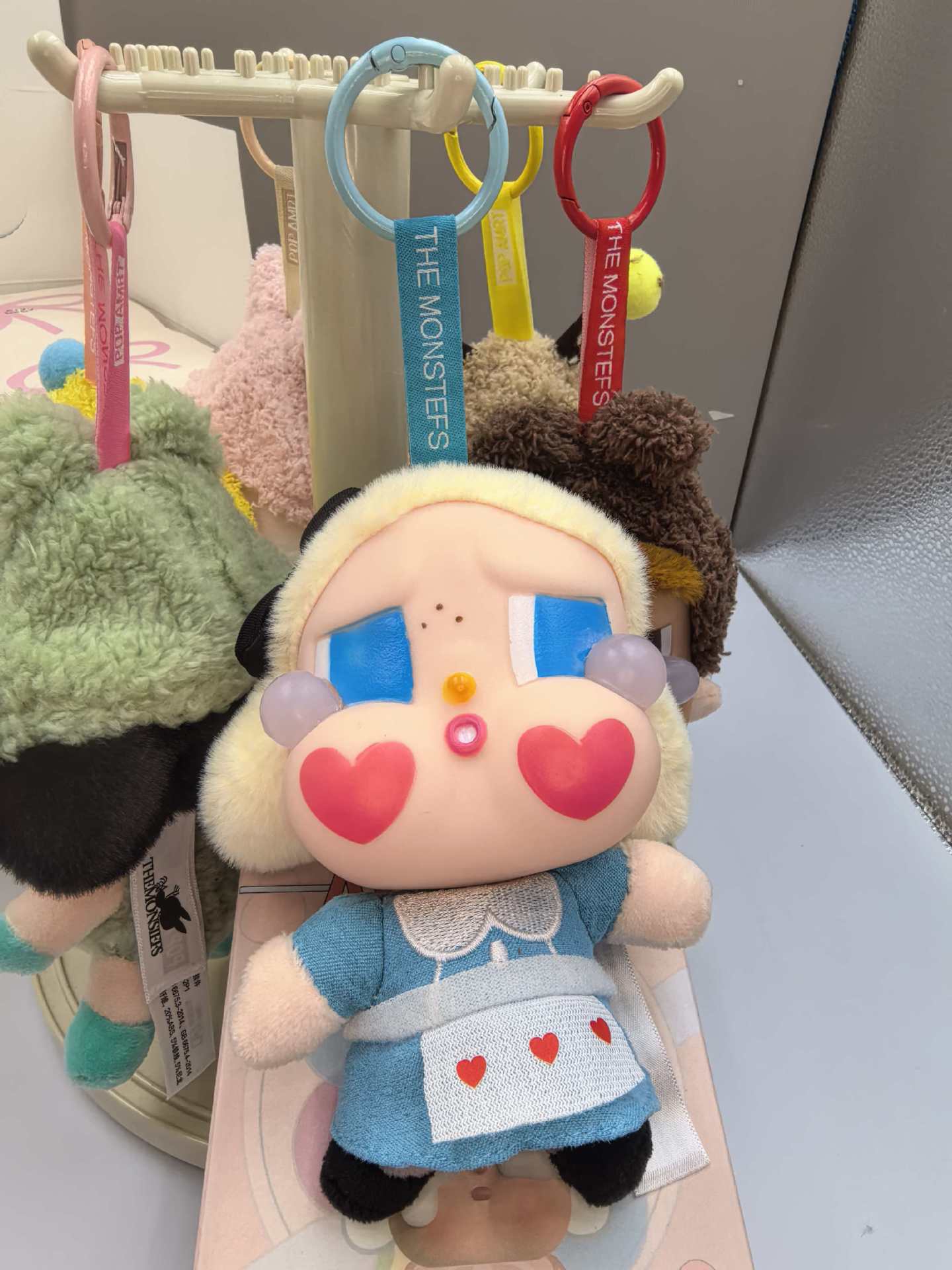 哭娃眼泪系列盲盒搪胶款六个装钥匙扣潮流公仔挂件盲盒详情6