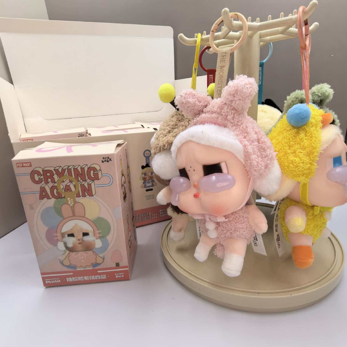 哭娃眼泪系列盲盒搪胶款六个装钥匙扣潮流公仔挂件盲盒