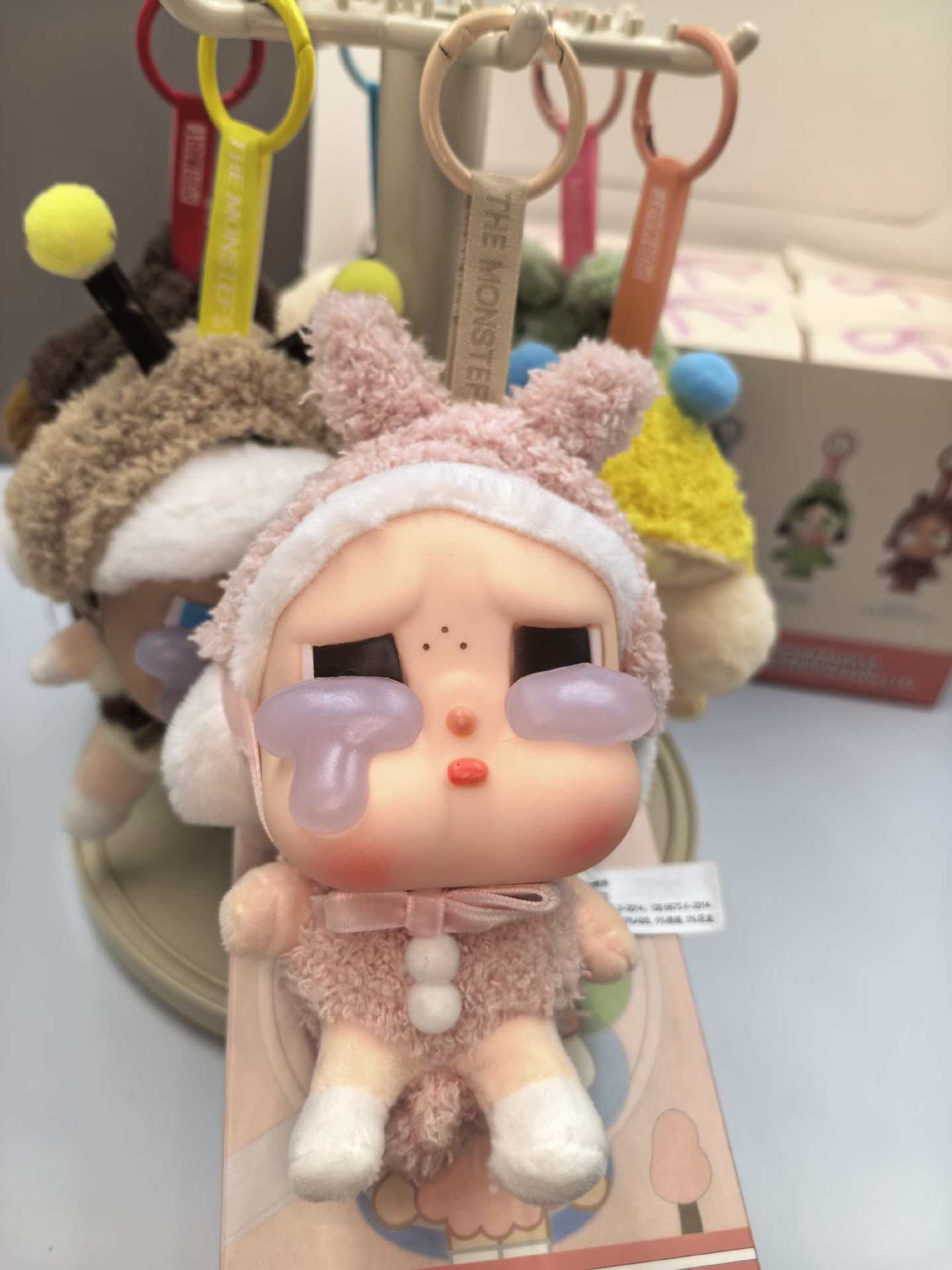 哭娃眼泪系列盲盒搪胶款六个装钥匙扣潮流公仔挂件盲盒详情1