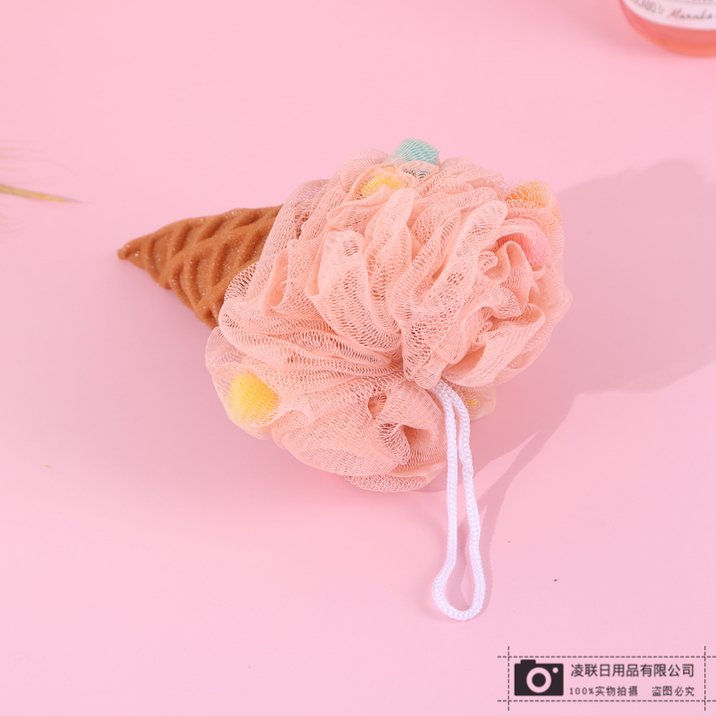 【 Qingzhi 】 Playful and cute decoration, skin-friendly and soft bath ball, high-density mesh scrub bath flower, 60g ice cream cone sponge Application Scenario