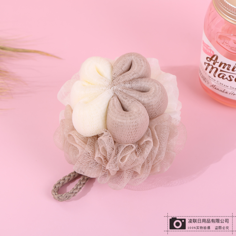【 Qingzhi 】60g skin-friendly and soft bath scrubber, a perfect tool for scrubbing dust, mud, back, flower bath balls, and bathing for babies and children Application Scenario