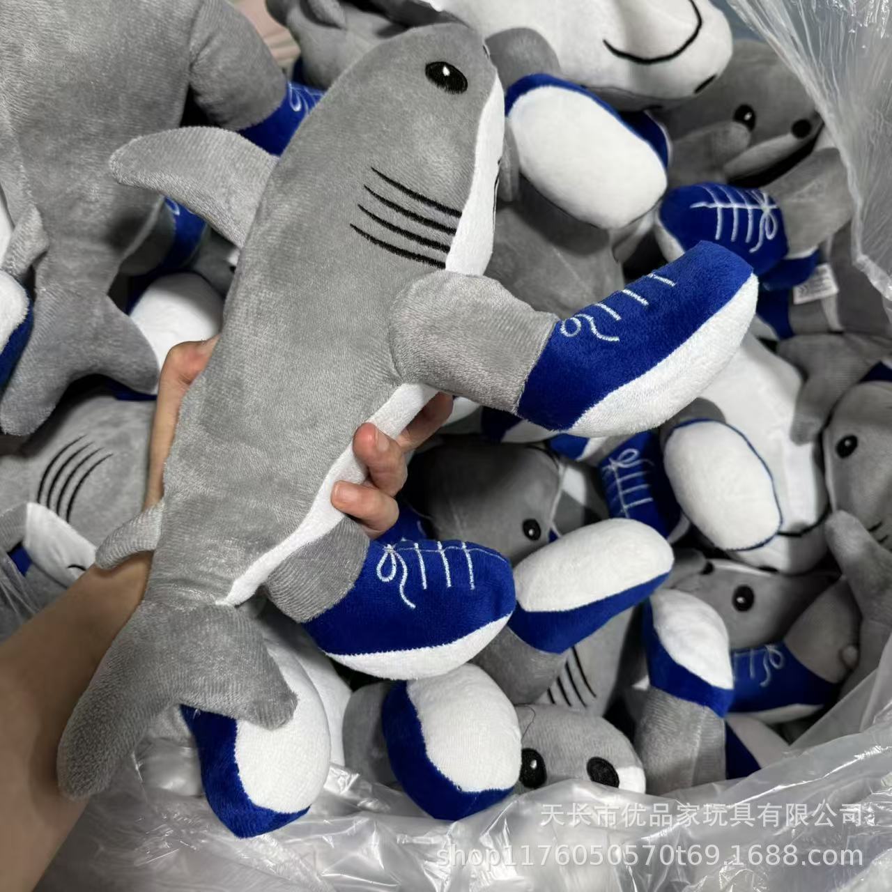 跨境新品AI美国山海经鲨鱼毛绒玩具玩偶tung tung sahur公仔现货详情5