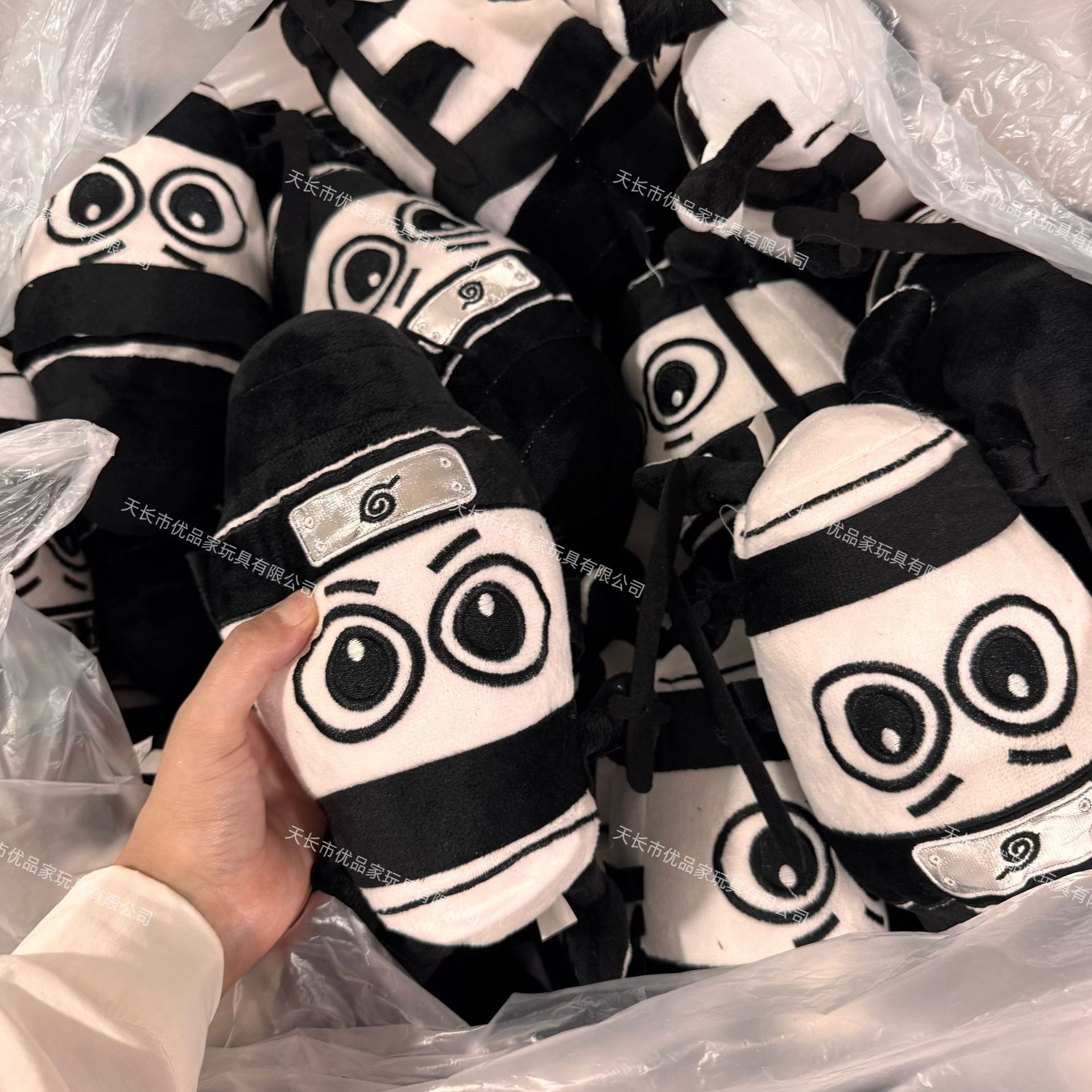 跨境新品AI美国山海经鲨鱼毛绒玩具玩偶tung tung sahur公仔现货