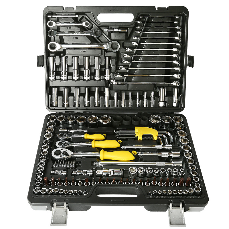 Persian Auto Repair Set Tools Professional automotive maintenance vehicle 121/150 sleeve auto repair set Application Scenario