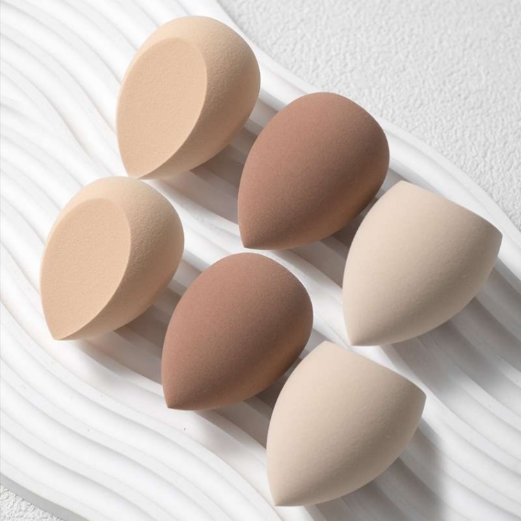 The foreign trade water drop diagonal cut beauty egg is super soft and does not absorb powder. It can be used for both dry and wet makeup. The packaging of the makeup egg can be customized Application Scenario