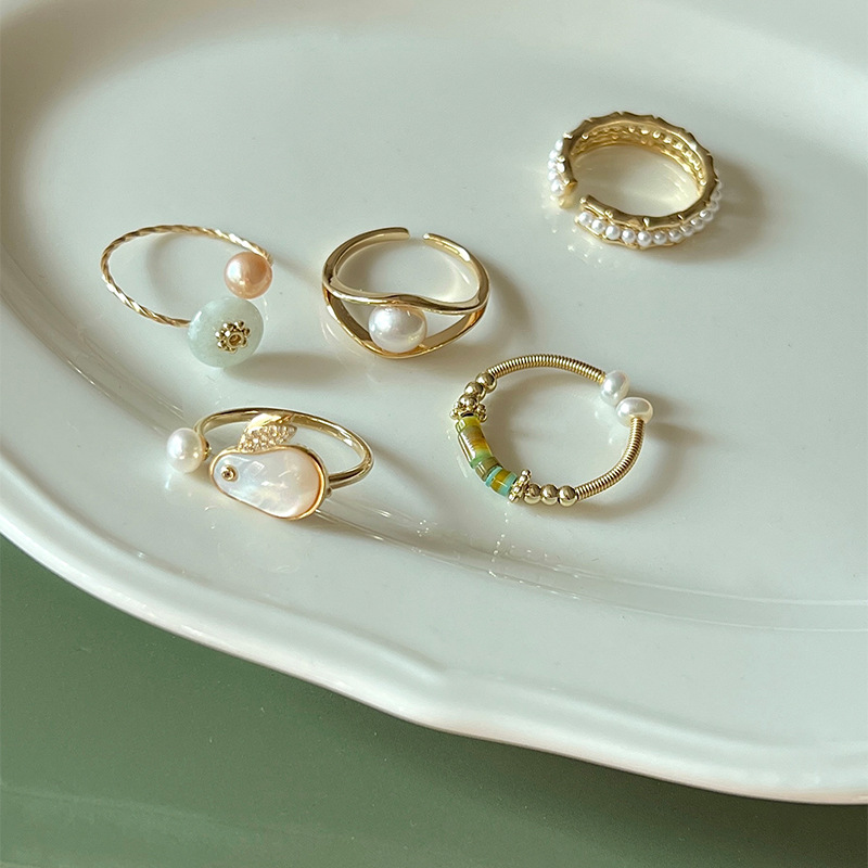 New Chinese-style rabbit oil-dripping open ring, niche and unique index finger ring, fashionable and versatile, high-end ring wholesale for women Application Scenario