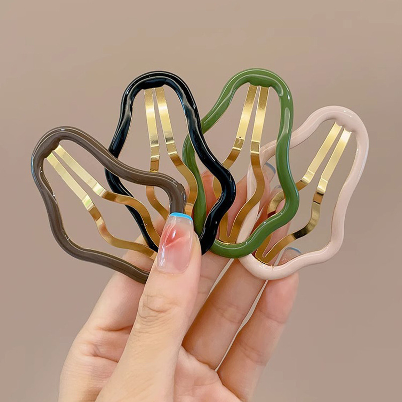 New cloud-shaped hair clips, hollowed-out hair accessories, simple hair clips, oil-drip BB clips, headwear clips, and girlish bangs clips details Picture