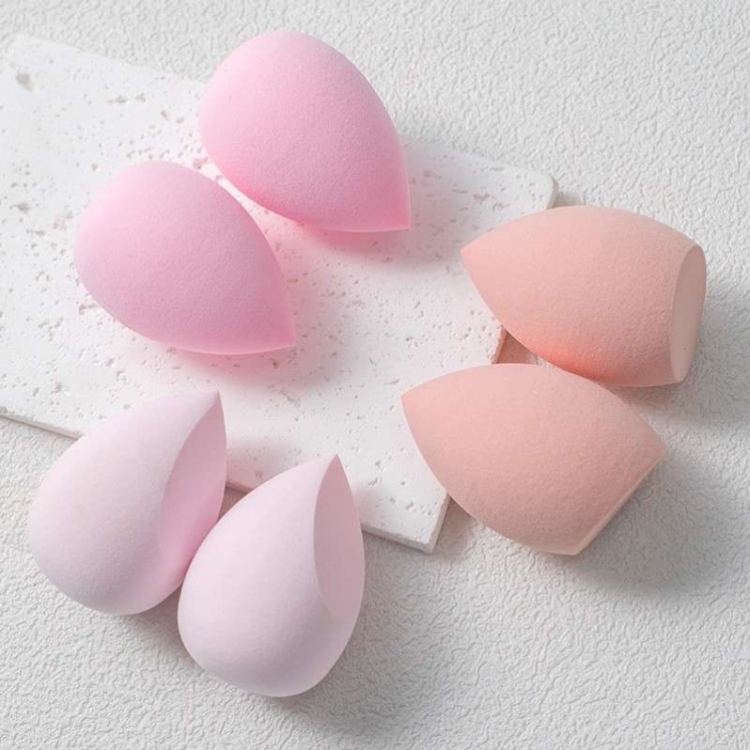 The foreign trade water drop diagonal cut beauty egg is super soft and does not absorb powder. It can be used for both dry and wet makeup. The packaging of the makeup egg can be customized Item Picture
