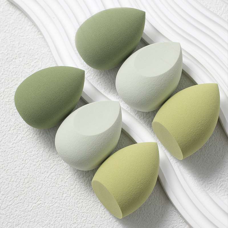 The foreign trade water drop diagonal cut beauty egg is super soft and does not absorb powder. It can be used for both dry and wet makeup. The packaging of the makeup egg can be customized pic 3