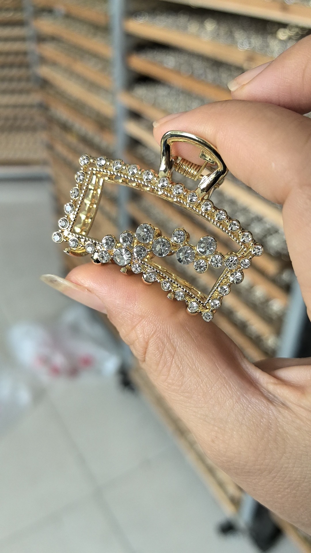 韩国ins风爱心兔耳朵小号珍珠镶钻高马尾抓夹鲨鱼夹详情18