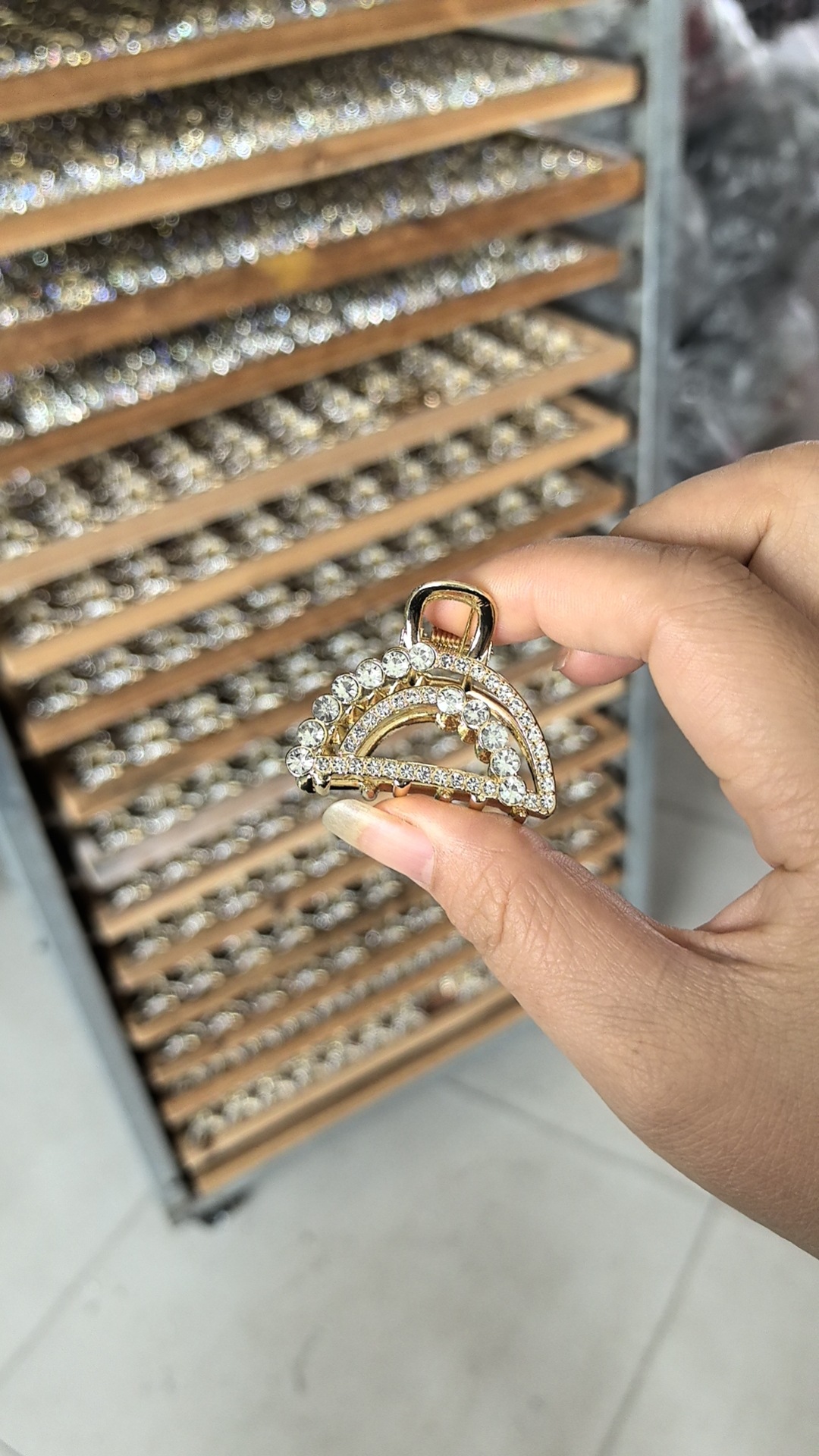 韩国ins风爱心兔耳朵小号珍珠镶钻高马尾抓夹鲨鱼夹详情11