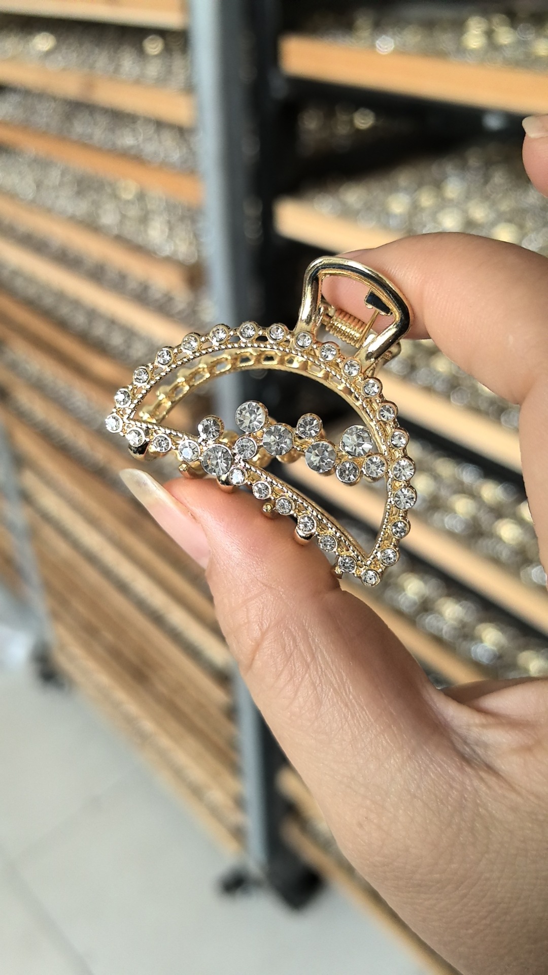 韩国ins风爱心兔耳朵小号珍珠镶钻高马尾抓夹鲨鱼夹详情19