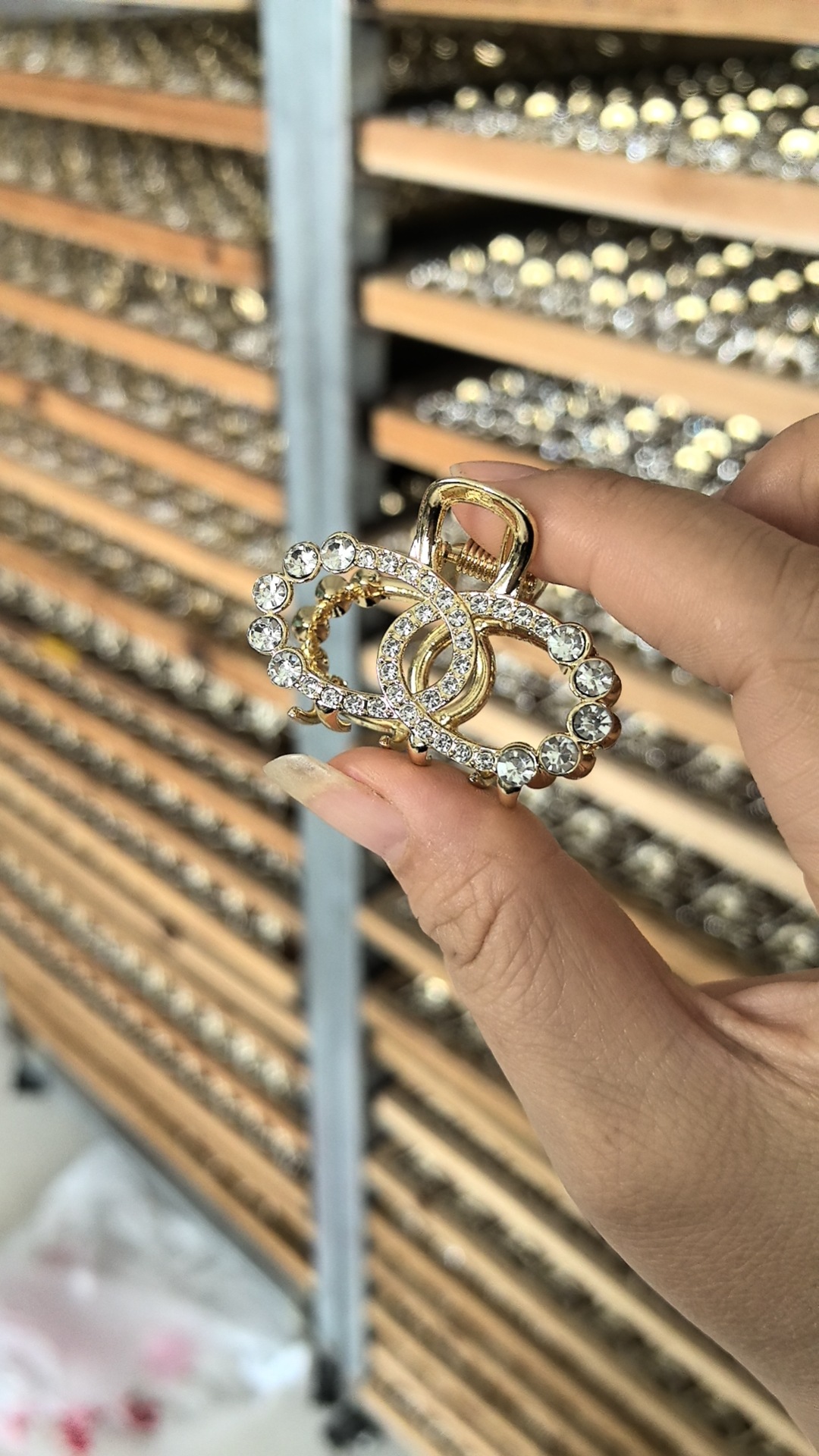 韩国ins风爱心兔耳朵小号珍珠镶钻高马尾抓夹鲨鱼夹详情17