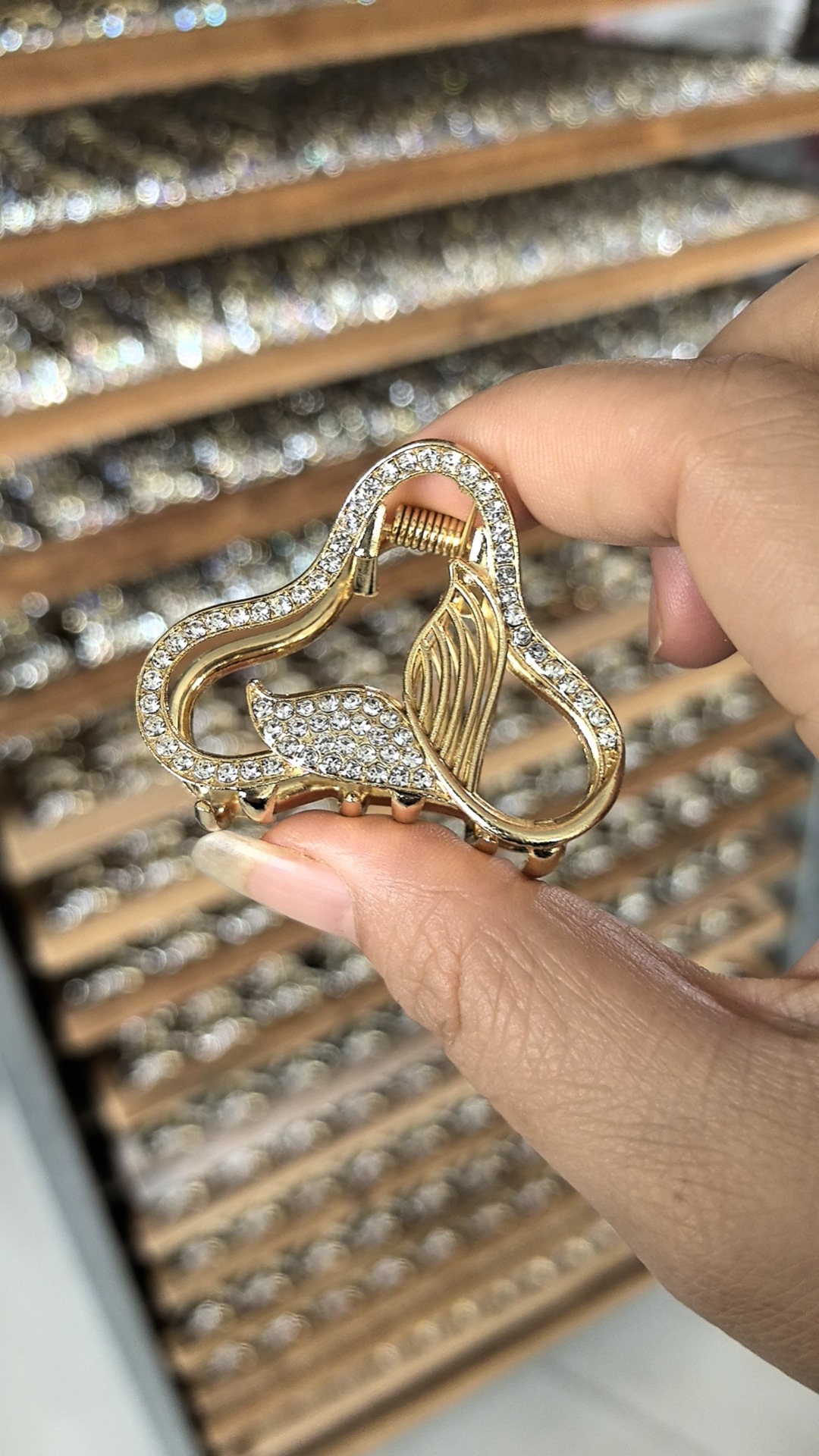 韩国ins风爱心兔耳朵小号珍珠镶钻高马尾抓夹鲨鱼夹详情12