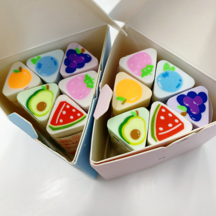 New cartoon fruit triangle eraser, free of debris, clean and easy to erase, student and children's writing eraser gift wholesale full figure