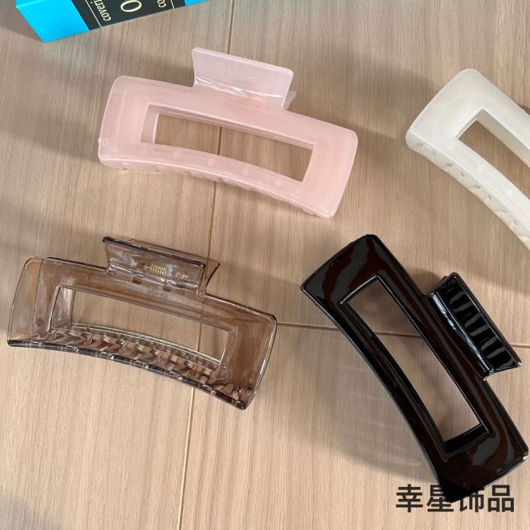 High-end and elegant hairpin at the back of the head, wavy hair clip, a new type of shark clip headwear and hair accessory that is popular among Internet celebrities