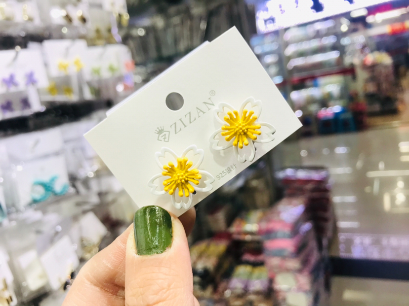 The summer 925 stud earrings are fresh and simple, perfect for pairing with skirts, ear needles, earrings, earrings and other accessories. They retain color and prevent allergies pic 2