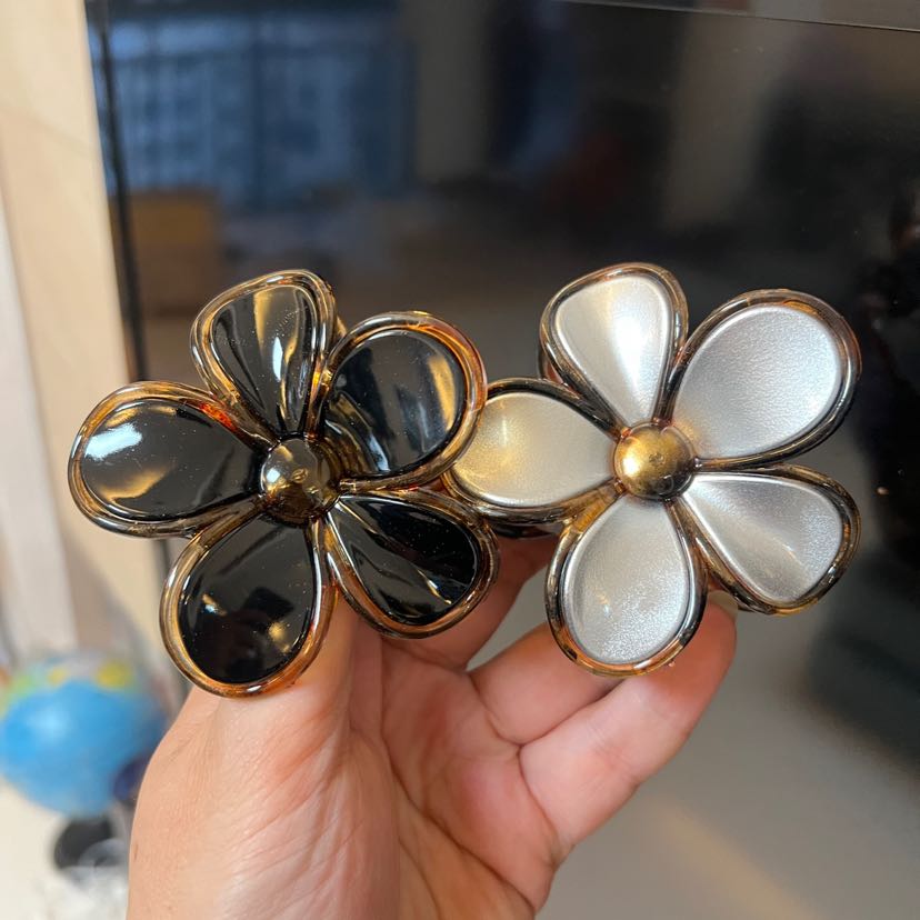 花朵抓夹女琥珀色高级感优雅新款后脑盘发半扎发鲨鱼夹发抓头饰品详情7