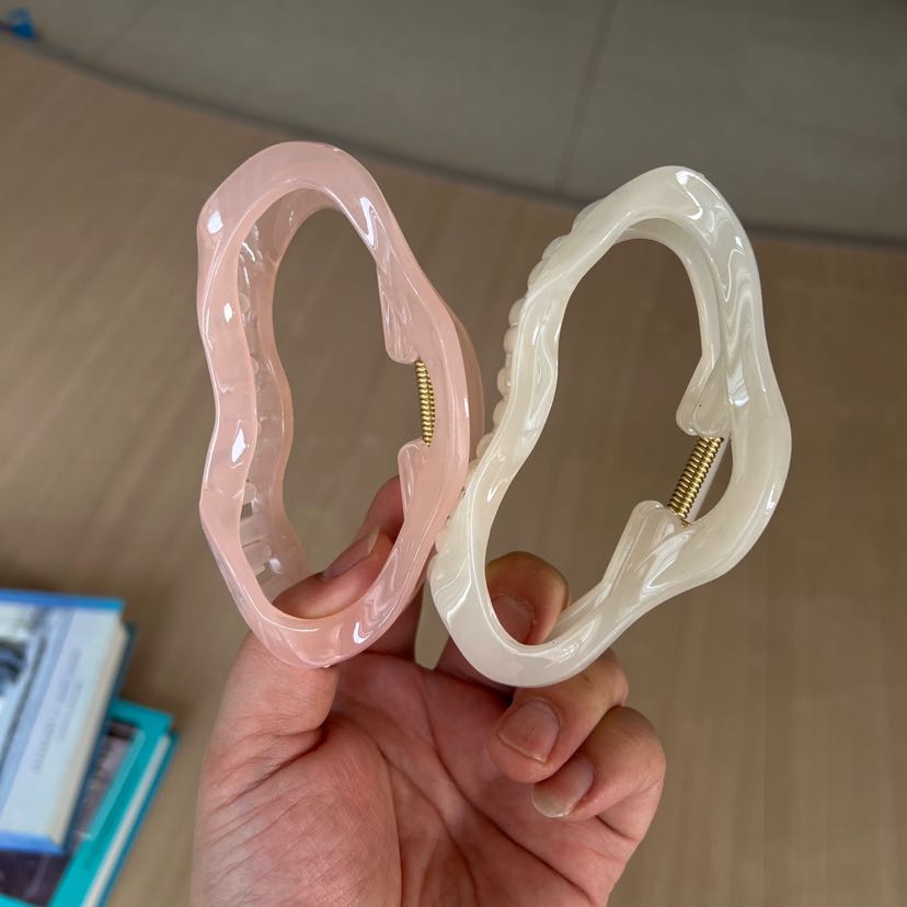 High-end and elegant hairpin at the back of the head, wavy hair clip, a new type of shark clip headwear and hair accessory that is popular among Internet celebrities pic 10
