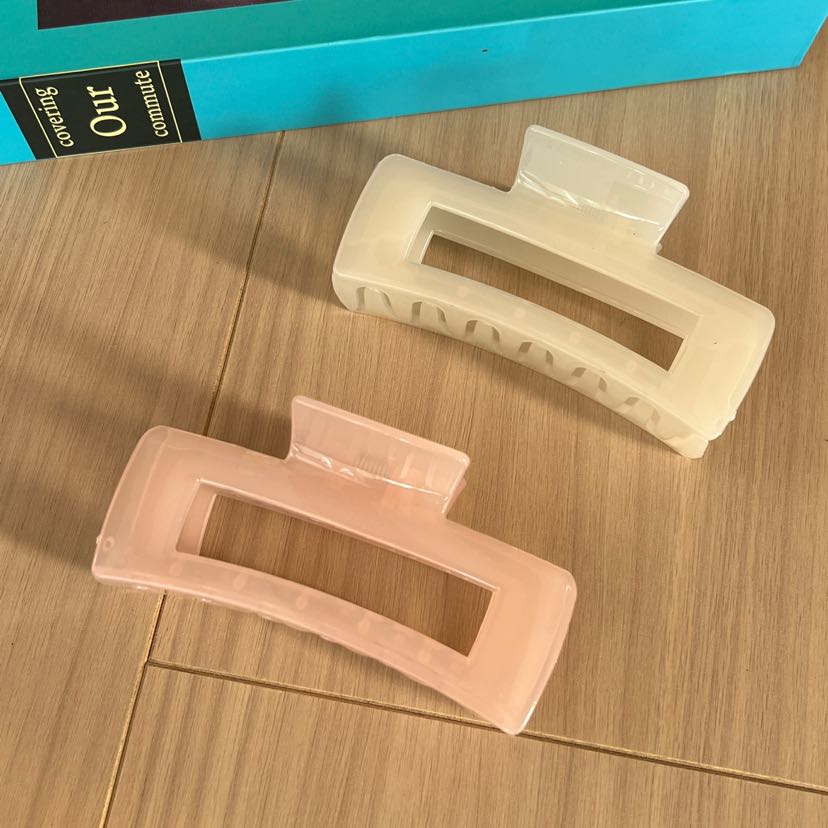 High-end and elegant hairpin at the back of the head, wavy hair clip, a new type of shark clip headwear and hair accessory that is popular among Internet celebrities pic 9