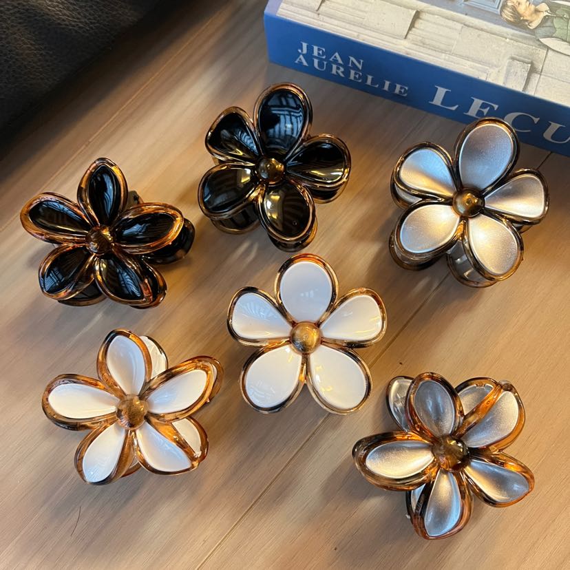 花朵抓夹女琥珀色高级感优雅新款后脑盘发半扎发鲨鱼夹发抓头饰品详情6