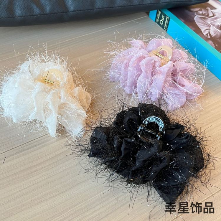 Feather clip, bubble hair clip, updo, super fairy-like hair accessory, high-end clip, large furry shark clip, hair accessory details Picture