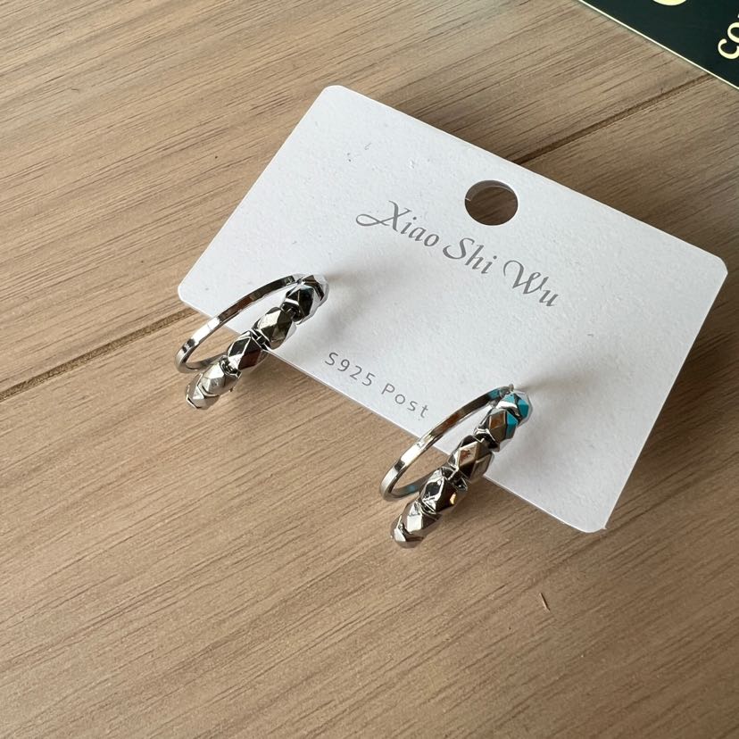 镶钻甜美高级感耳钉女轻奢小众设计感网红耳圈耳环气质小巧耳饰品详情7