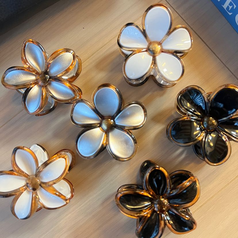 花朵抓夹女琥珀色高级感优雅新款后脑盘发半扎发鲨鱼夹发抓头饰品详情9