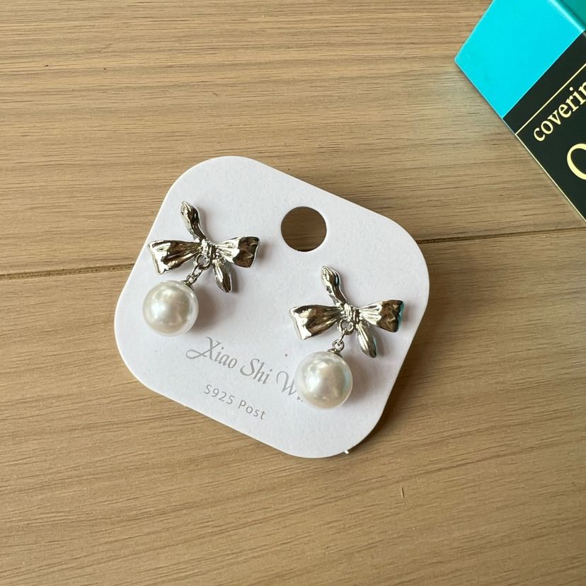 镶钻甜美高级感耳钉女轻奢小众设计感网红耳圈耳环气质小巧耳饰品详情8