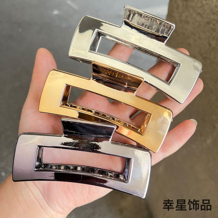 Uv-plated simple and elegant hair clips, large shark clips for women, new high-end and high-gloss hair accessories Specification image