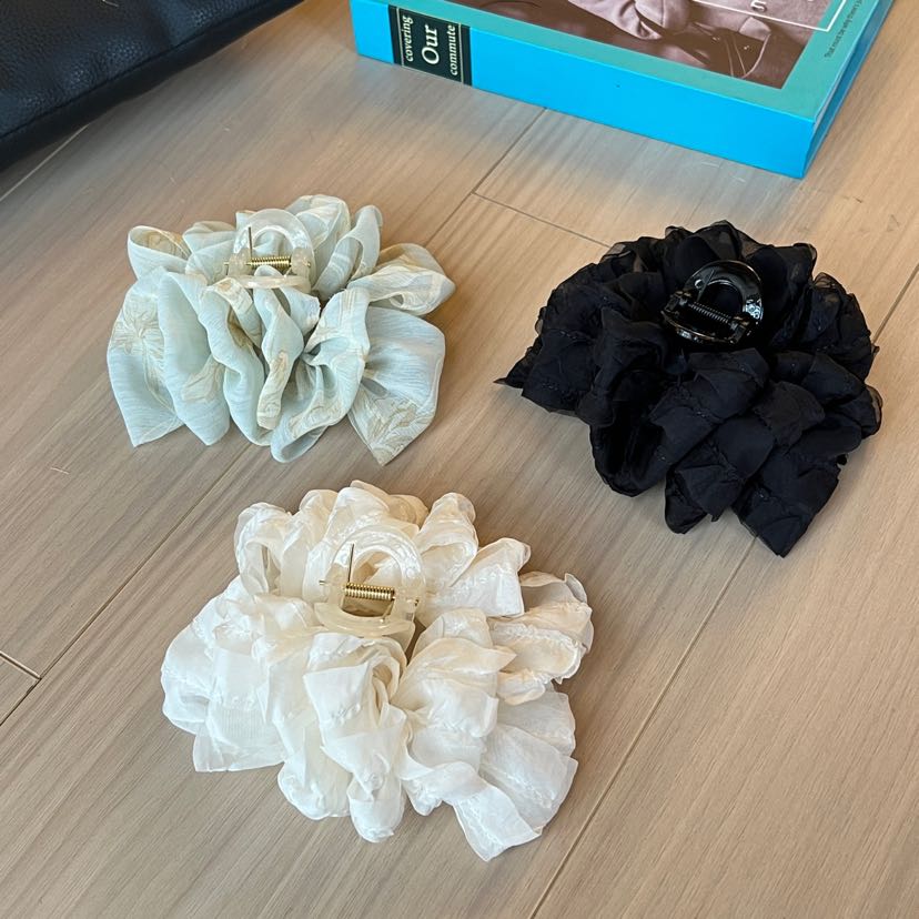 Cloud Bubble clip, large butterfly hair clip, new style hair clip, high-end look, back head updo, shark clip hair accessory pic 6