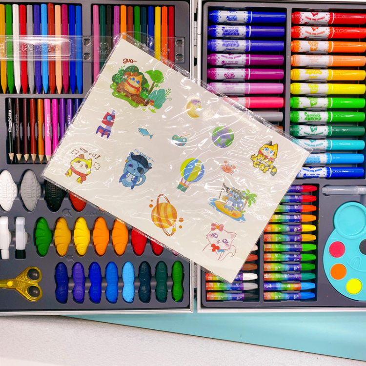 Wholesale of 168 sets of children's paintbrushes, watercolor pens, crayons, art painting tools and gift boxes from the source factory Application Scenario