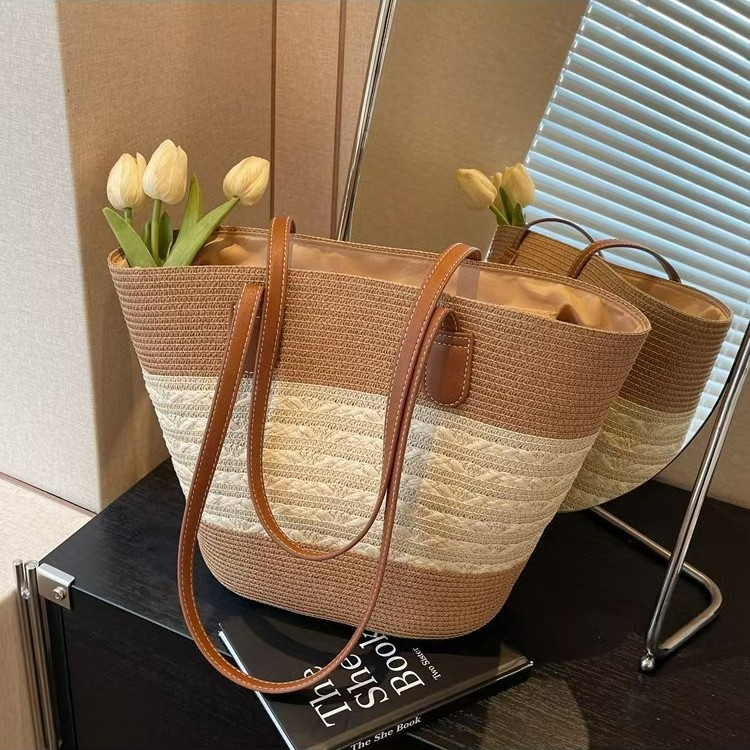 New single-shoulder casual straw woven bag, versatile woven bag, large-capacity tote bag, vacation beach bag, vegetable basket and women's bag details Picture