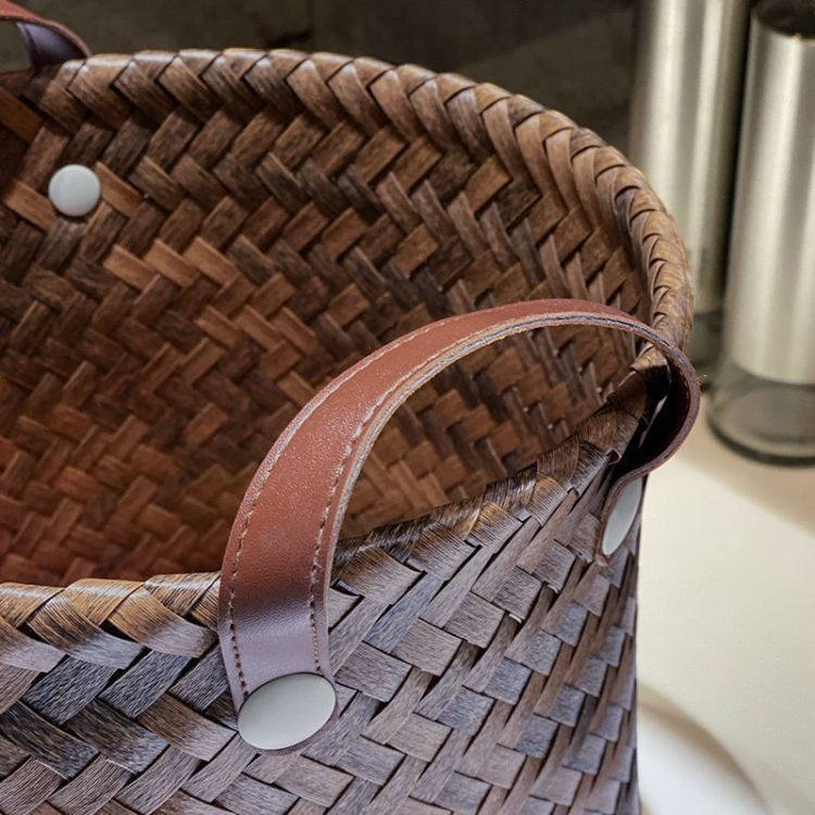 American-style storage baskets, dirty clothes baskets, imitation rattan woven snacks and toys, popular American retro storage style details Picture