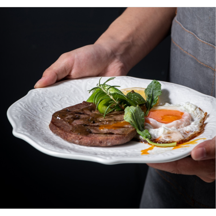 YJ浮雕花边西餐牛排盘家用加厚创意纯白盘子欧式平底异形盘定