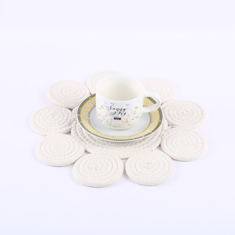 Ins-style Nordic-style circular woven table MATS, home heat-resistant and heat-insulating table, cup and bowl MATS, pot MATS, with a variety of colors Application Scenario