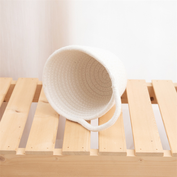 Behind the cotton rope storage basket door, you can hang sundries, key storage baskets, desktop stationery storage, and bathroom cosmetics storage baskets details Picture