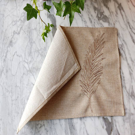 New eco-friendly single-layer feather embroidery cotton and linen fabric placemats, Japanese and European style heat insulation pads, table plate pads, bowl pads and coaster pads Application Scenario