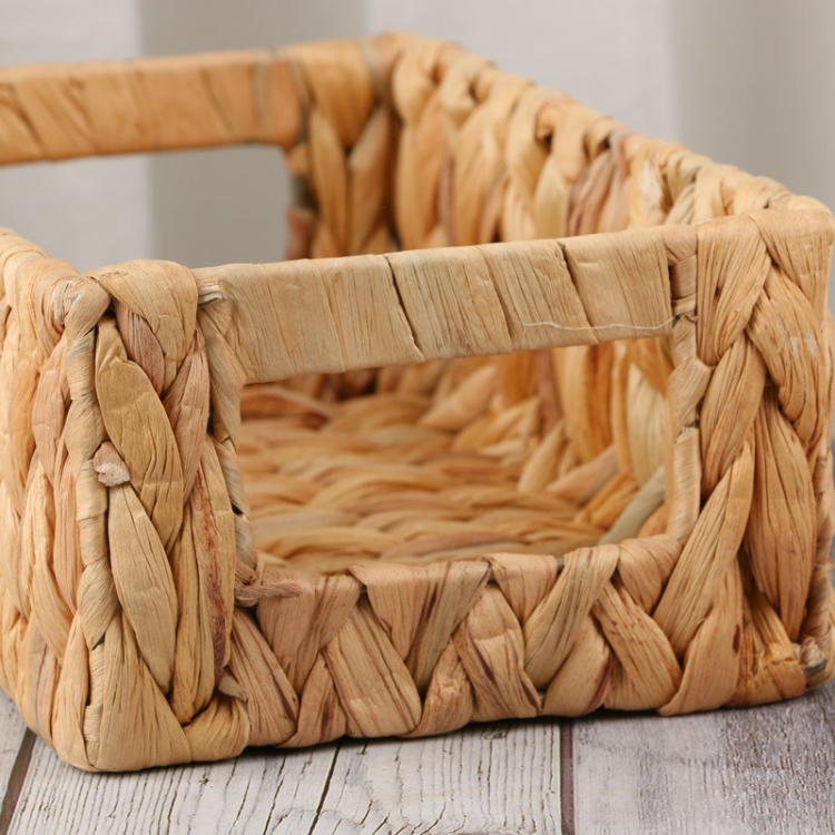 The water hyacinth storage frame toy miscellaneous basket is made of eco-friendly materials, lightweight and durable, and is selling well Specification image