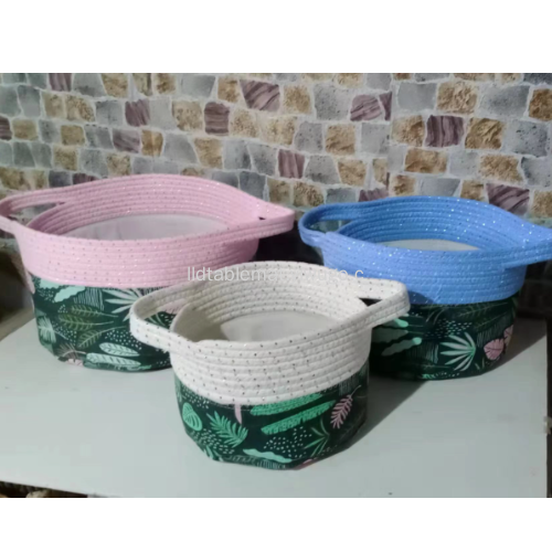 Pastoral style canvas printed dirty clothes basket, woven rope dirty clothes basket, spliced cotton and linen storage bucket, portable laundry basket Application Scenario