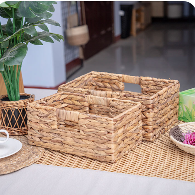 The water hyacinth storage frame toy miscellaneous basket is made of eco-friendly materials, lightweight and durable, and is selling well