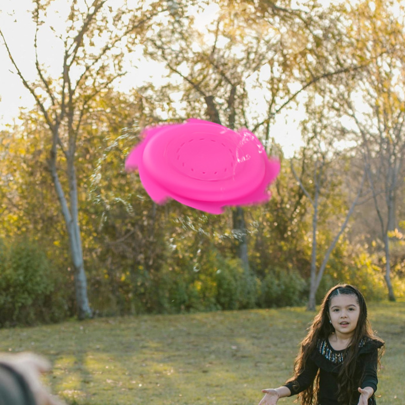 跨境新品硅胶洒水飞盘 儿童飞碟沙滩玩具户外海边亲子戏水玩具