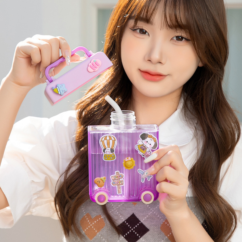 户外卡通创意杯异型旅行箱行李箱吸管杯3D贴纸手提箱吸管塑料杯