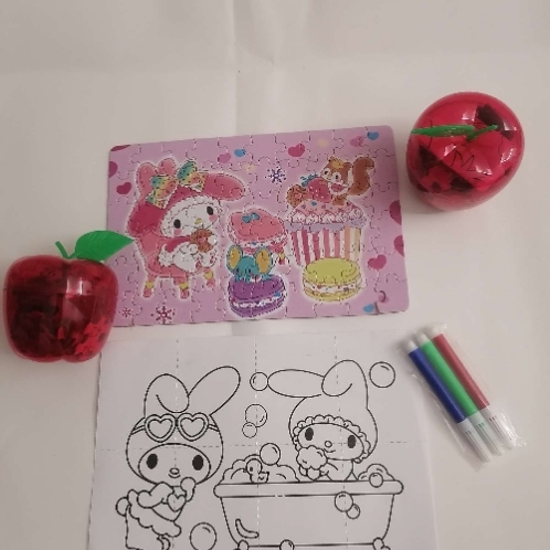 Apple 60-piece jigsaw puzzle, a hands-on and brain-stimulating toy for children Application Scenario