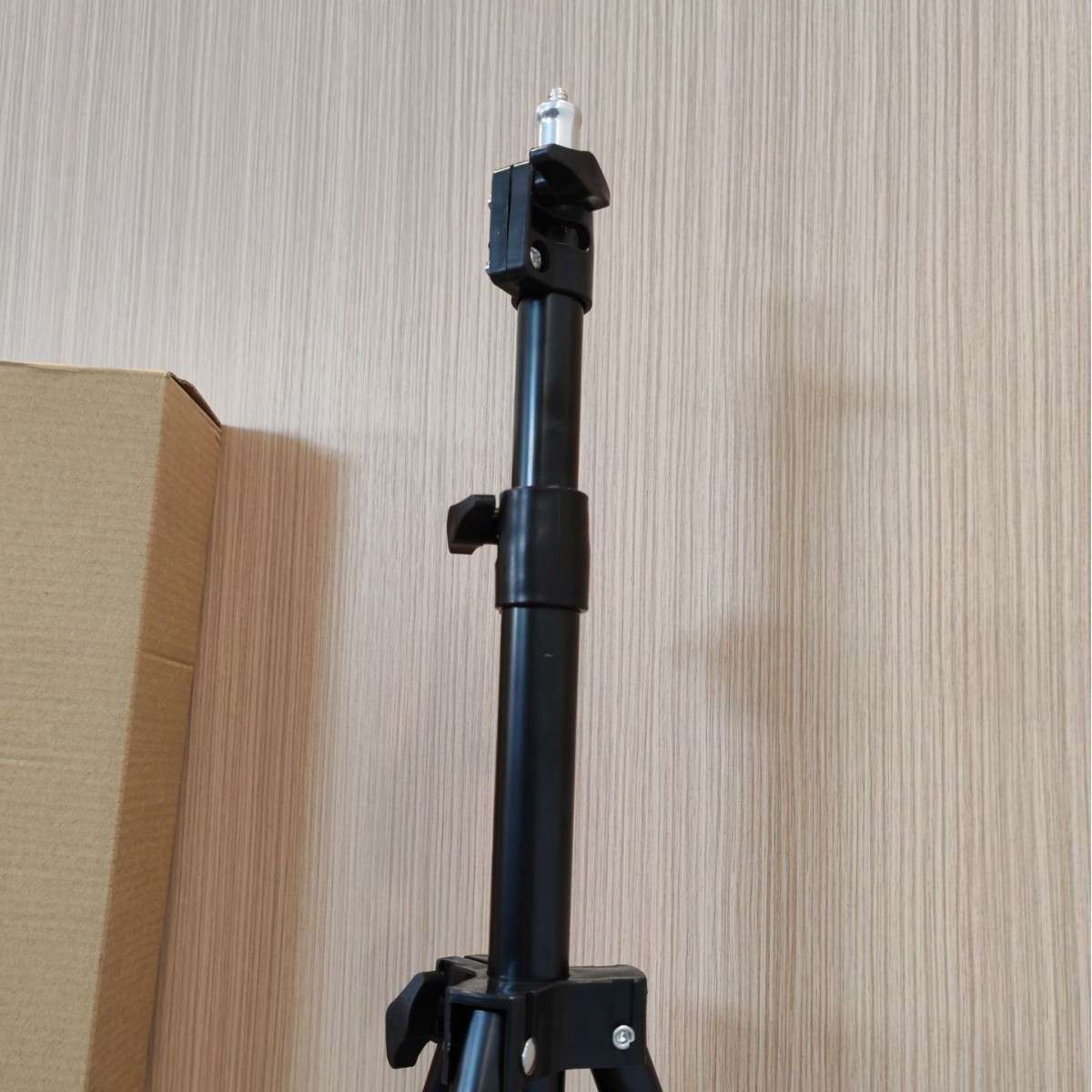 2米1三脚架手机直播抖音三脚架户外伸缩折叠懒详情3