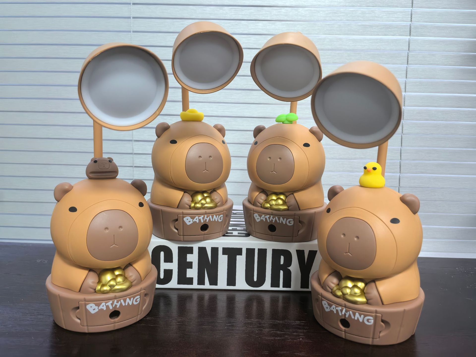 卡通水豚巴拉台灯护目灯发光学生桌面儿童创意可爱卡皮台灯夜灯批详情5