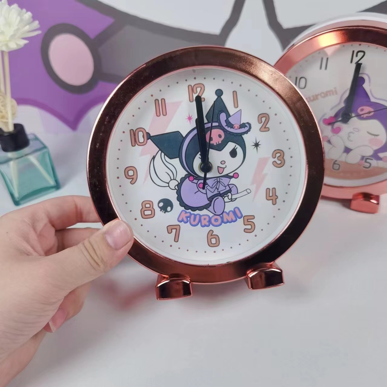 跨境新款创意卡通库洛米三丽鸥卡通闹钟学生卧室超静音懒人台钟详情8