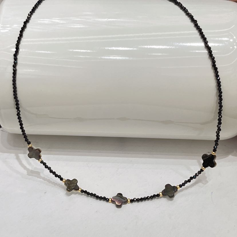 云逸饰家 天然贝壳四叶草设计项链水晶天然石黑尖晶饰品原创批发详情2