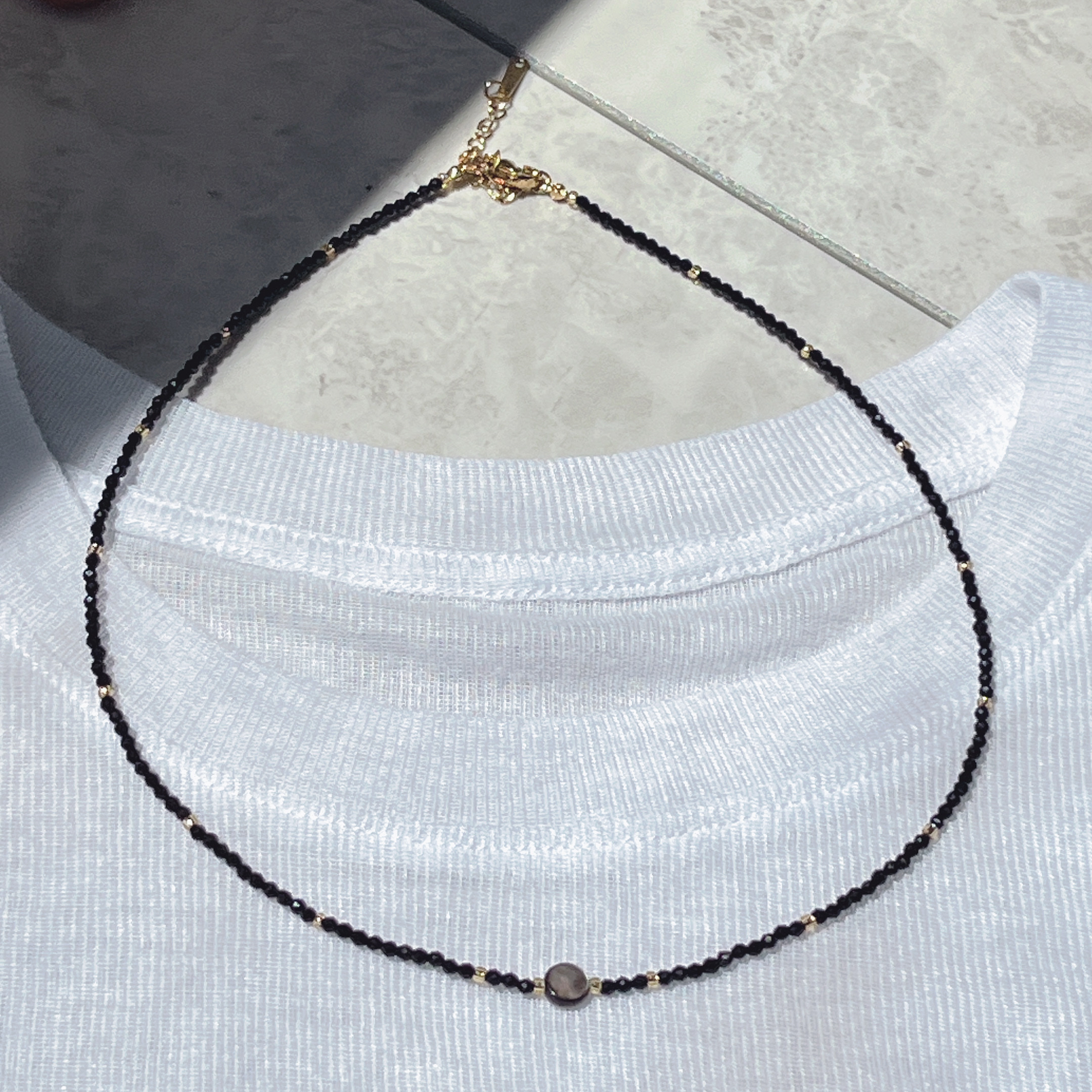 Yunyi decoración inicio collar de cristal negro conchas naturales cadena de clavícula joyería de viaje minimalista al por mayor apilado artefactos pic 6