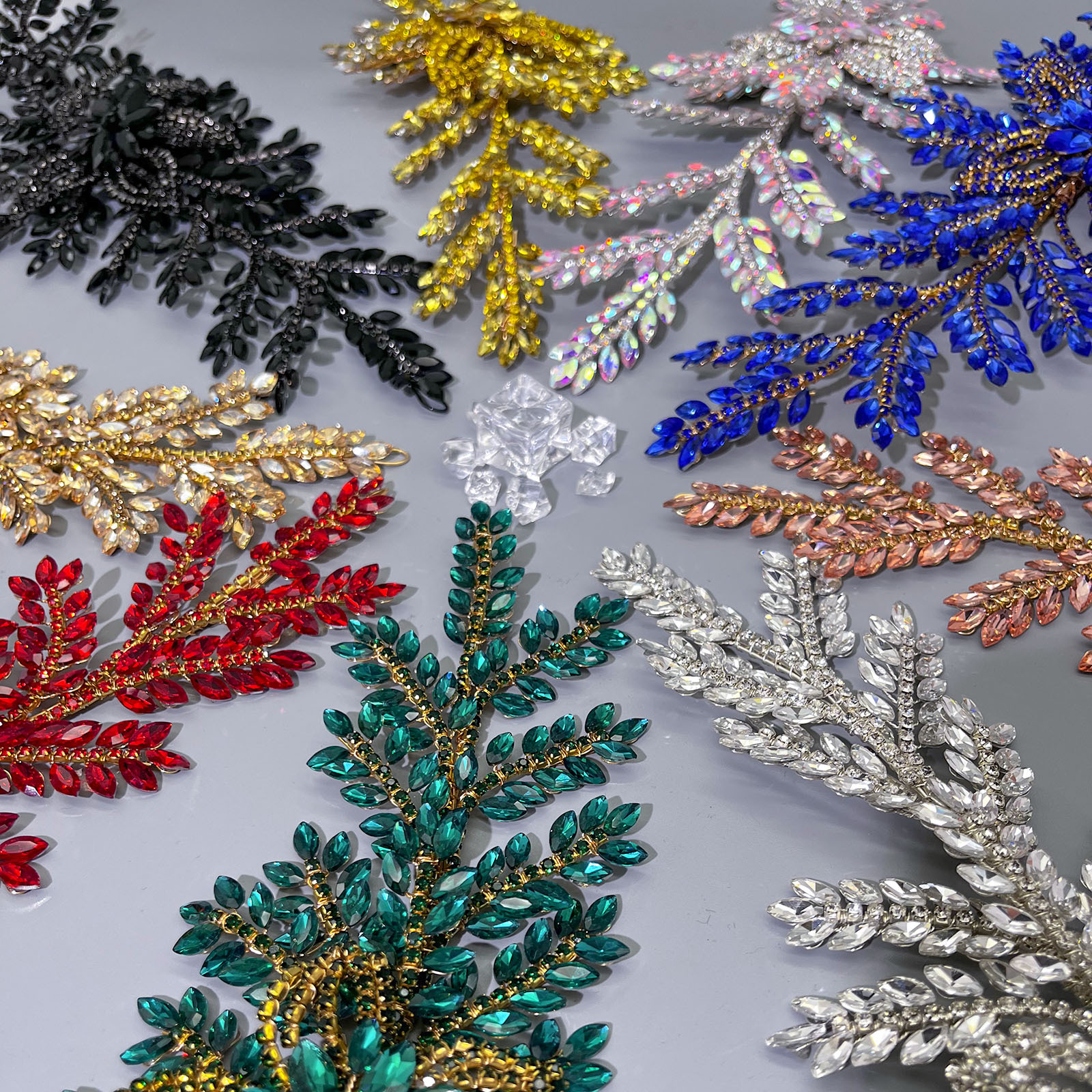 2025 Handcrafted rhinestone Bridal headwear, Heavy diamond-encrusted leaf and flower Wedding hair accessory DZ135 pic 1